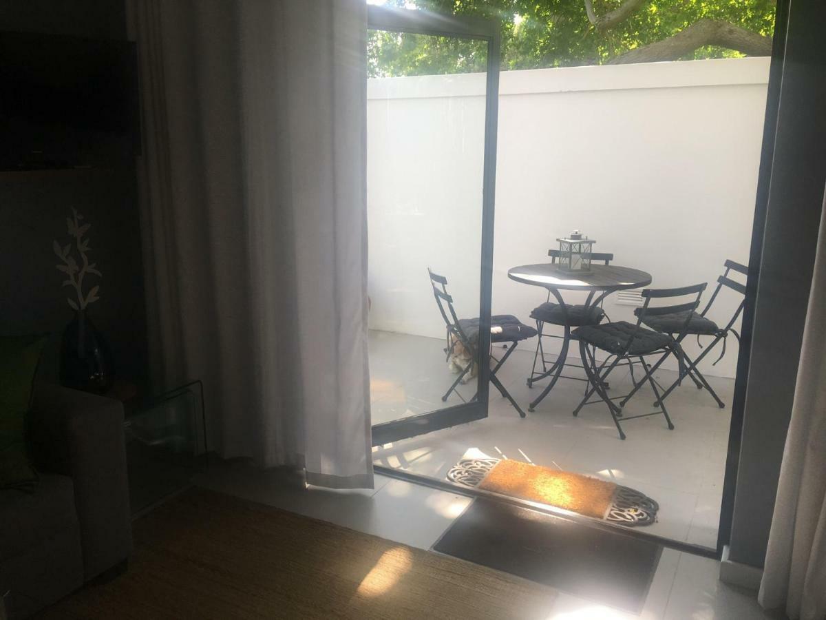 Table Mountain Guest Cottage With Private Garden เคปทาวน์ ภายนอก รูปภาพ